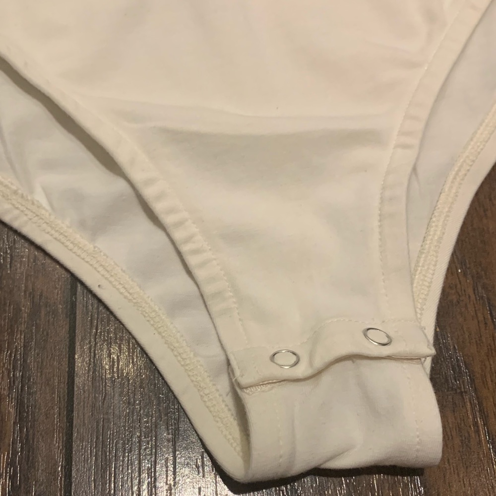 BP Ruffle Sleeve Bodysuit - Picture 2 of 13